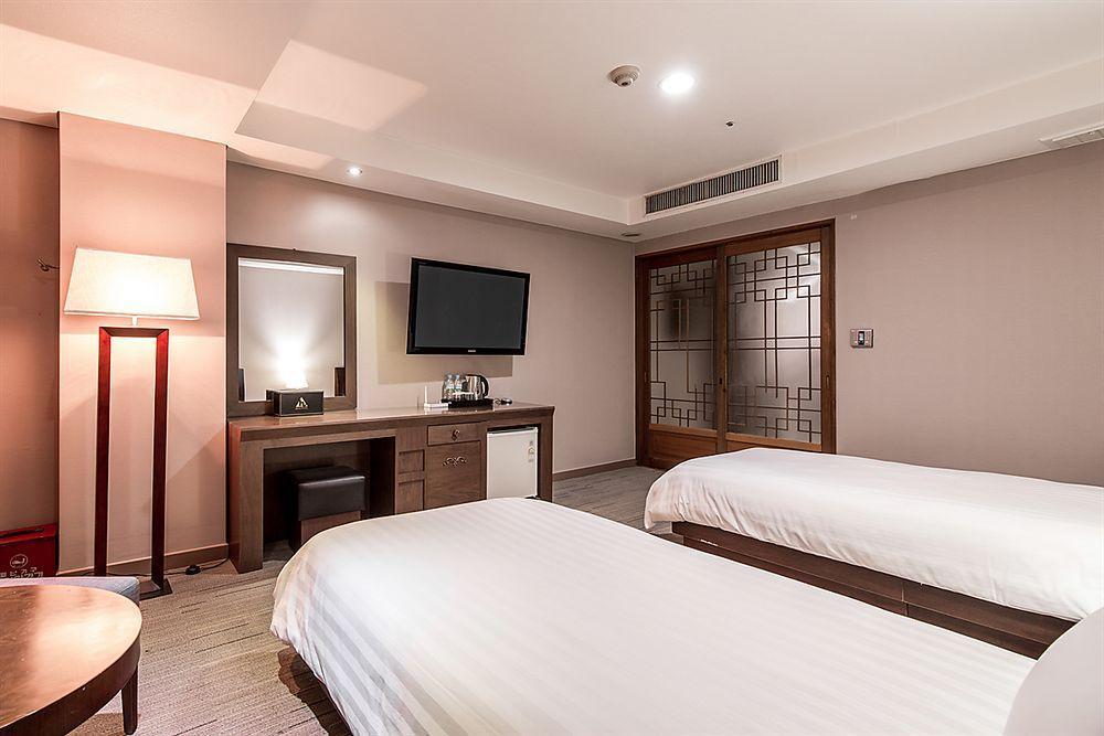 New Hilltop Hotel Seoul Exteriör bild