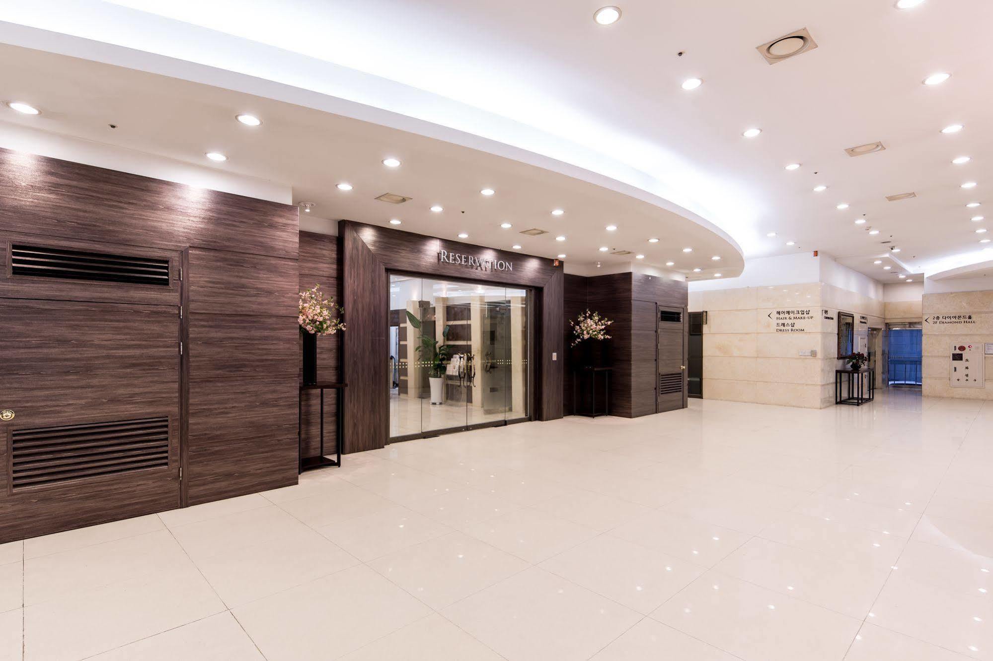 New Hilltop Hotel Seoul Exteriör bild